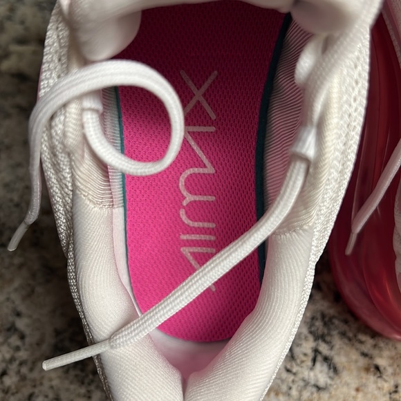 Nike Airmax 720 Athletic shoes 🌸🌺 - Picture 5 of 12